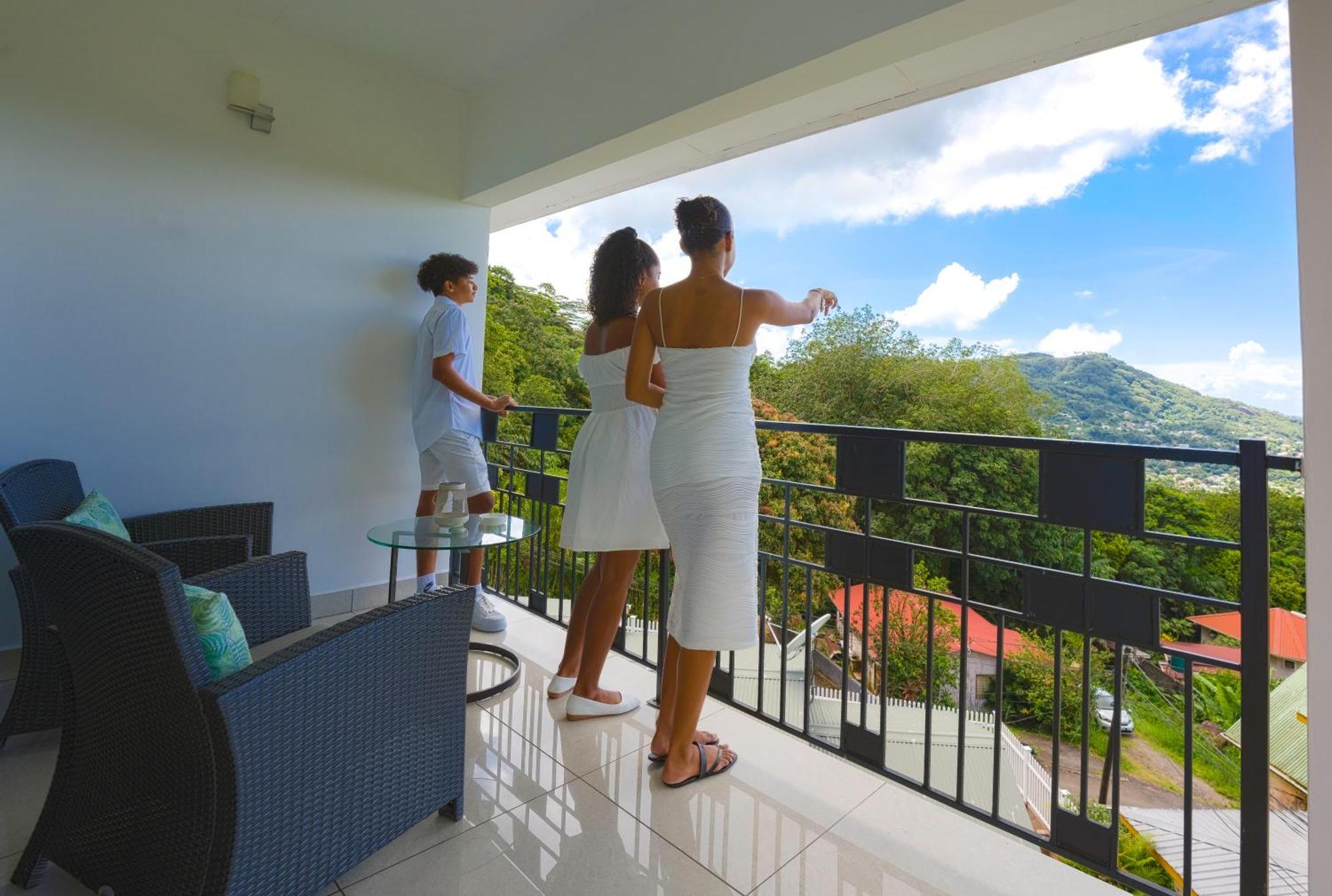 Otantik Residence วิกตอเรีย ภายนอก รูปภาพ